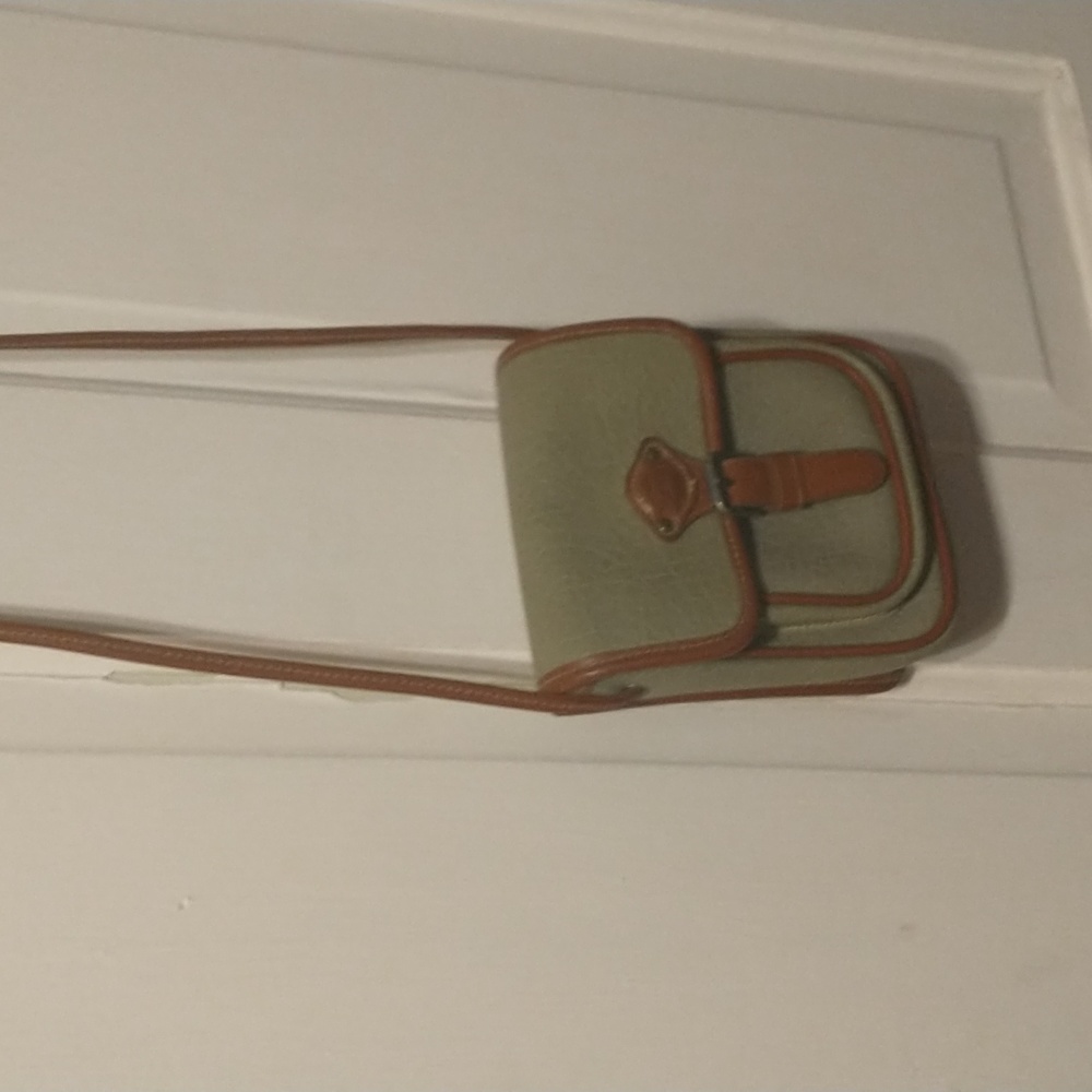 Esprit leather crossbody purse 24" drop strap to bag two pocket magnet clasp